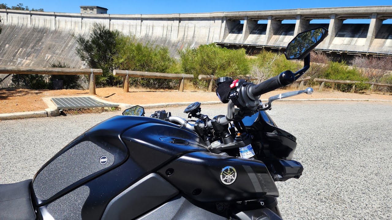 2022 Yamaha MT10 Barend Mirrors Installation
