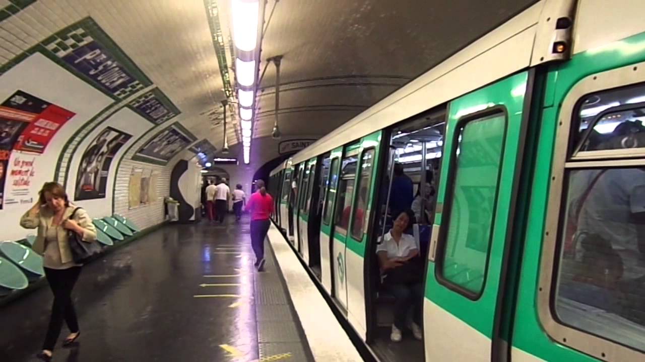 Paris Métro ligne 13 - MF77 - Porte de St Ouen