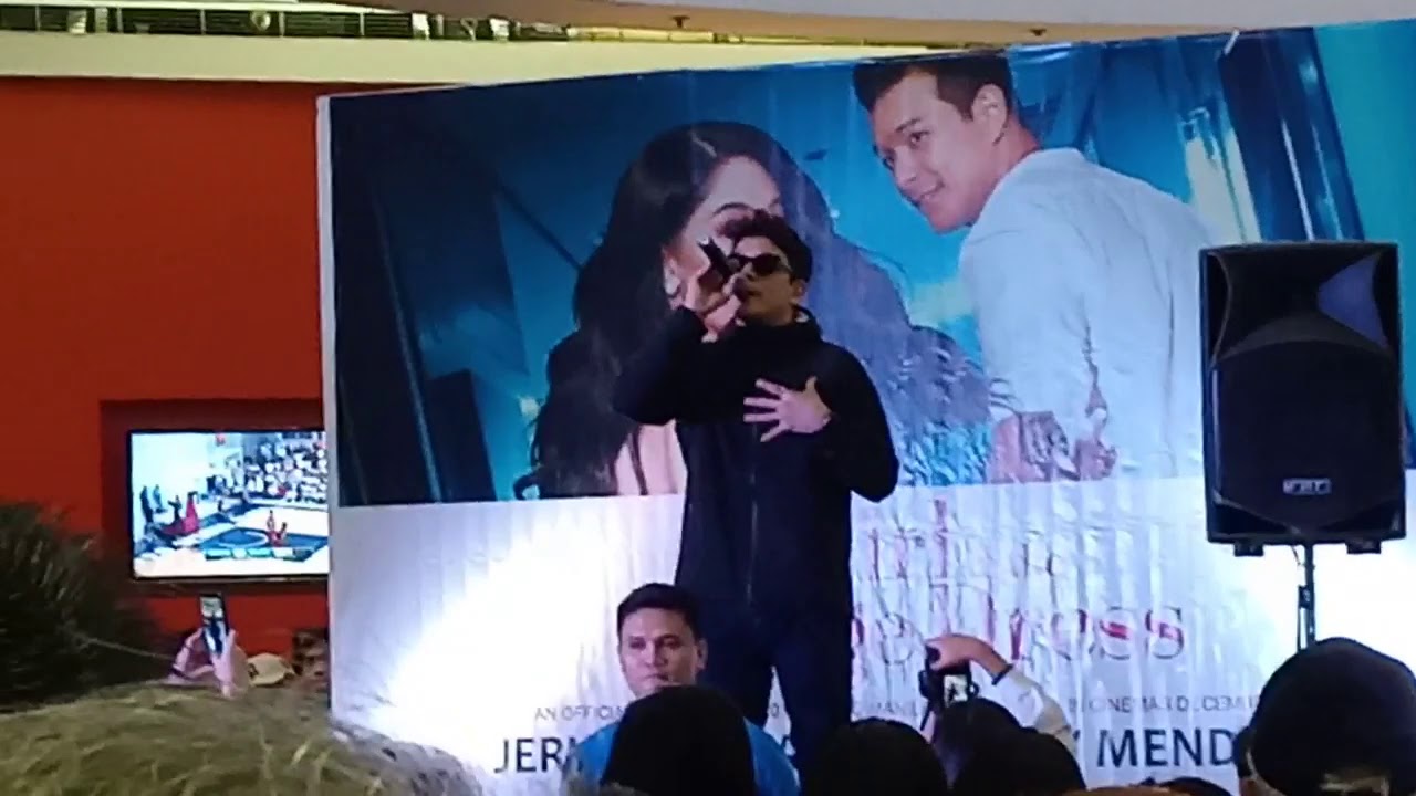Jessie Mendiola and Jericho Rosales @ Sm Valenzuela Promote ng Movie The Girl with Orange Dress.