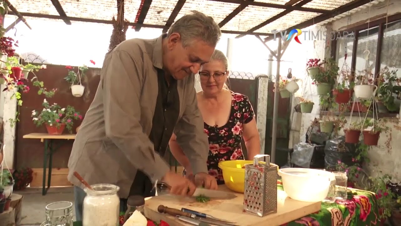 Ea e Geta, soția lui Uica Mihai! Pun împreună zarzavaturi pentru iarnă #SareaInBucate @TVRTimisoara