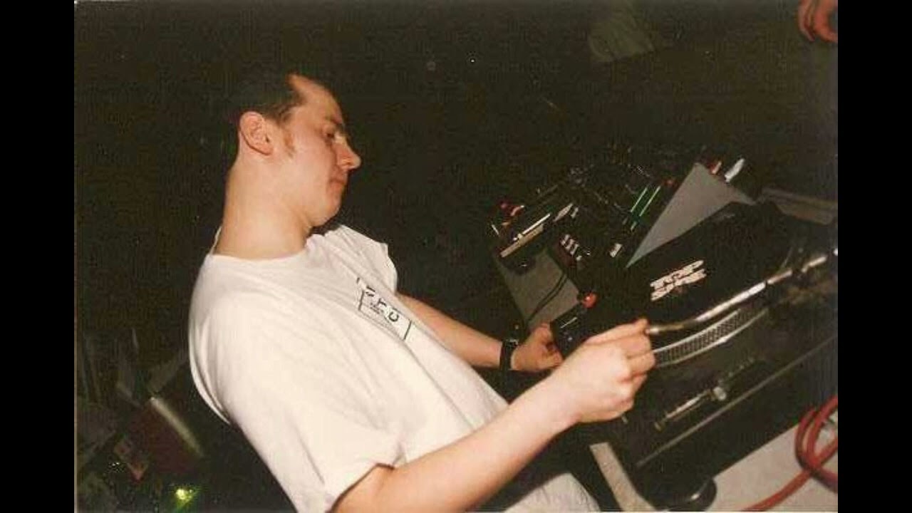 Phi Phi @ Extreme On Mondays 08-1994