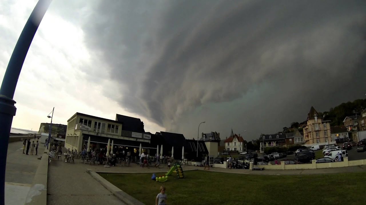 Orage à Pourville-sur-Mer