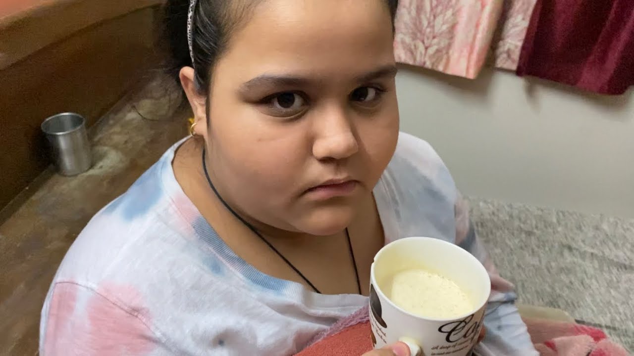 Tabiyat kharab hai likin phir bhi cold coffee peeni hai😂 | VLOG - 206