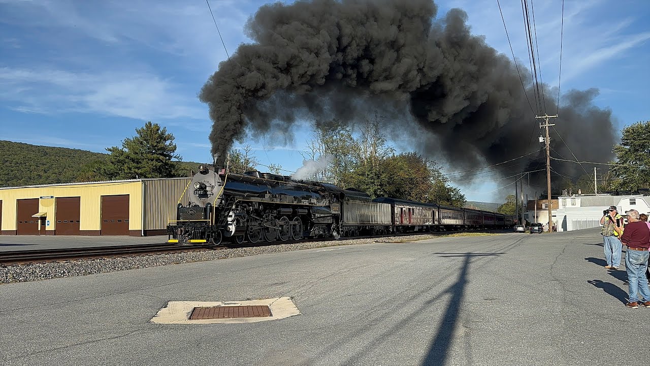 Reading & Northern T-1 2102 Steam Train Powers Fall Foliage @ Nesquehoning & Port Clinton (10/4/25)