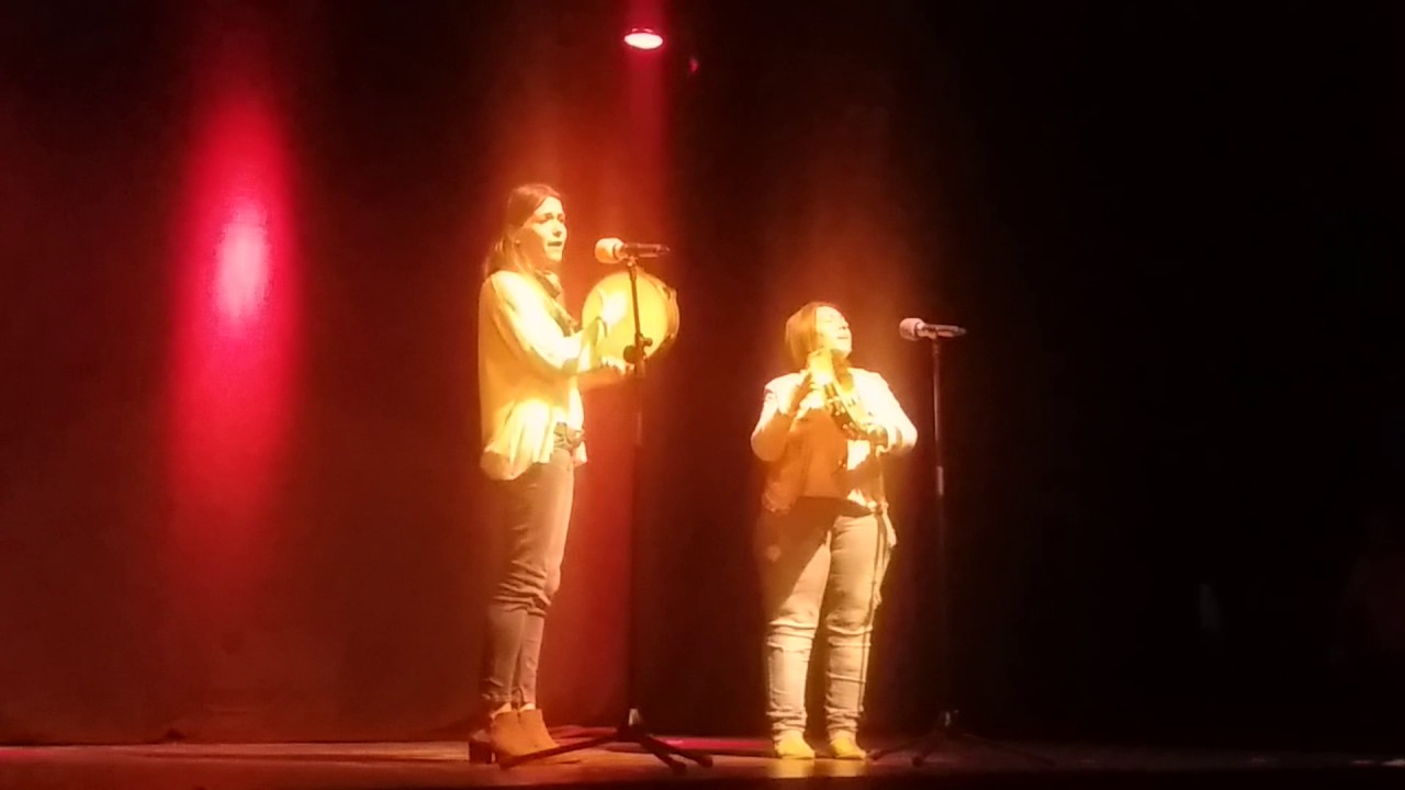 Puri Diaz y Esther Teran. Tonadas pasiegas.
