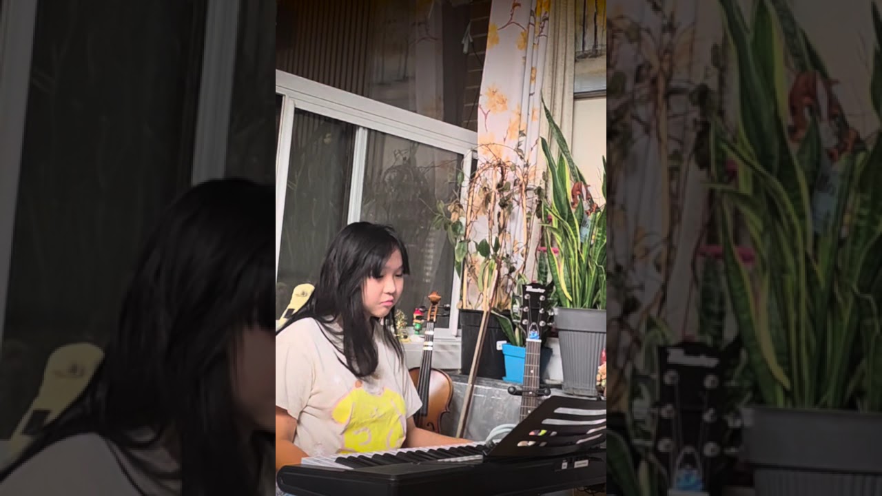How deep is your love played in piano by Lara