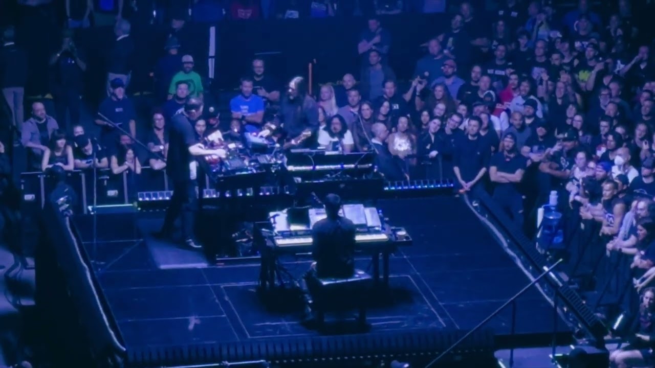 Nine Inch Nails - Peel it Back, shot on iPhone 15 pro max, Blackmagic Cam app 4K30 Apple ProRes