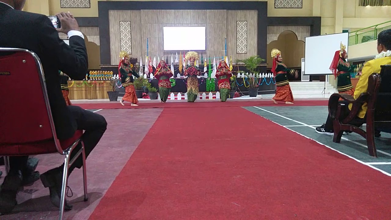 TARI PASAMBAHAN, ACARA PKM DEMA INSTITUT IAIN BUKITTINGGI