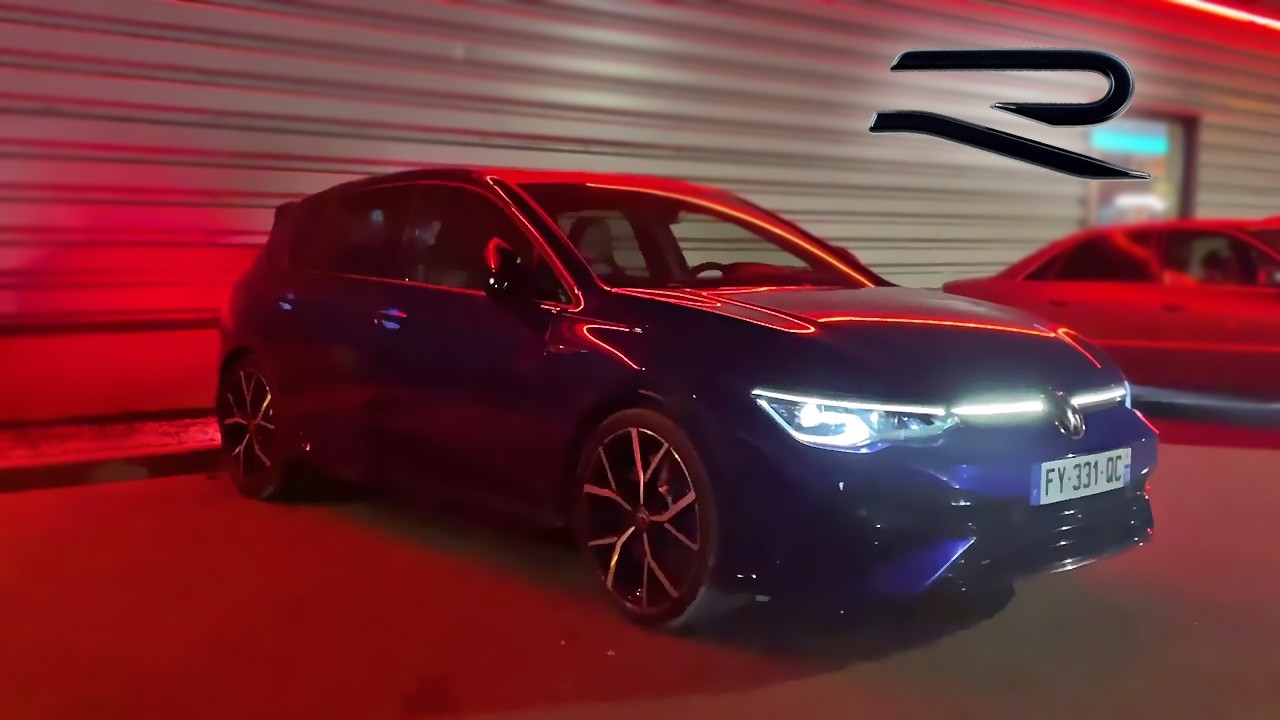 Nuit : Volkswagen GOLF 8 R Akrapovic intérieur éclairage d'ambiance + conduite