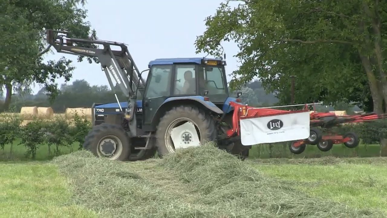 NEW HOLLAND 7740 AND LELY HIBISCUS RAKE