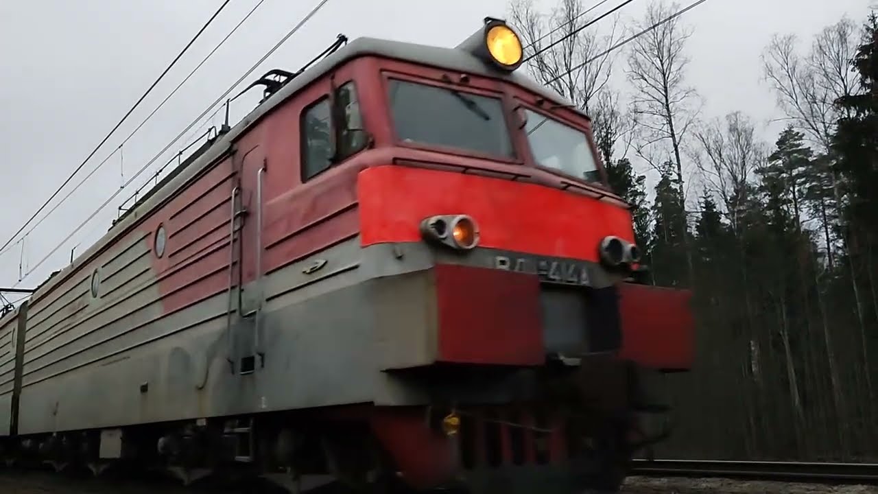 Очень приветливый ВЛ11М-414 с контейнерным поездом