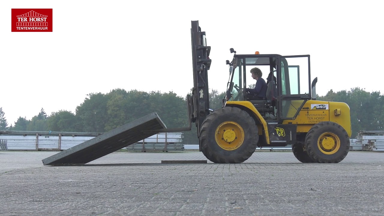 Ter Horst  schoonmaak/laad-werkzaamheden voor tentenverhuur.