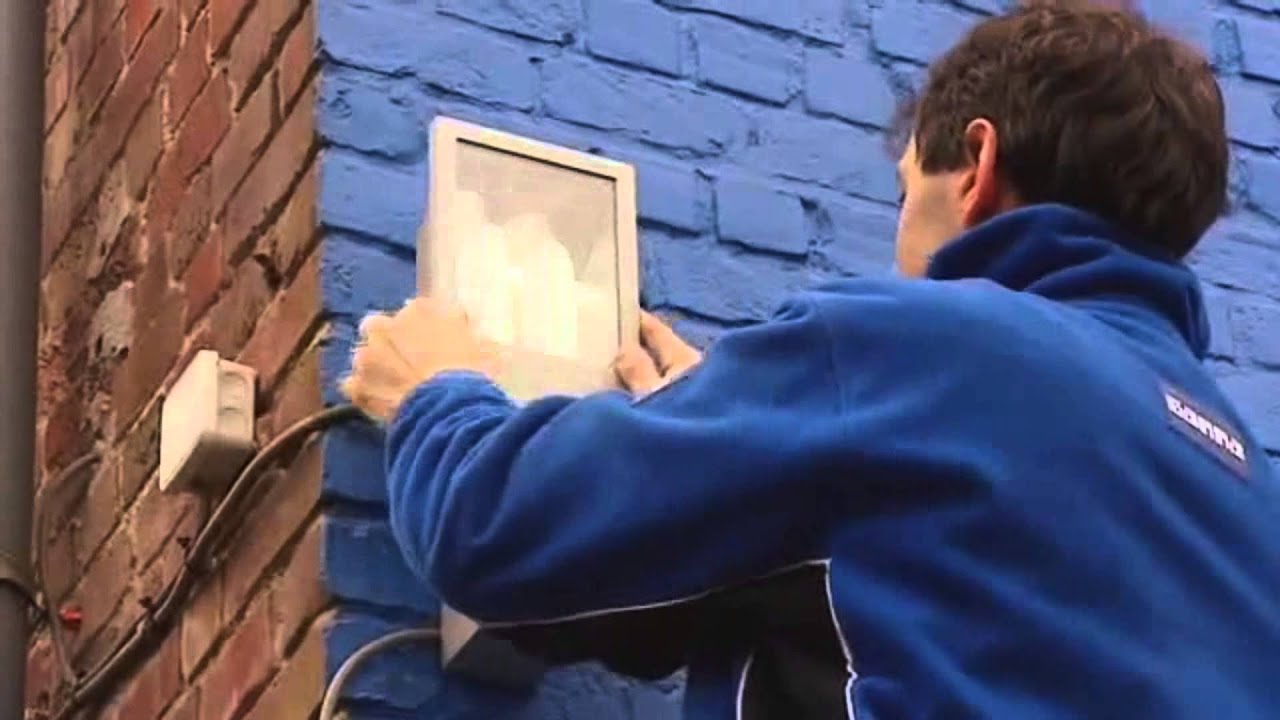 Eclairage extérieur avec détecteur de présence - Vidéo bricolage | GAMMA Belgique