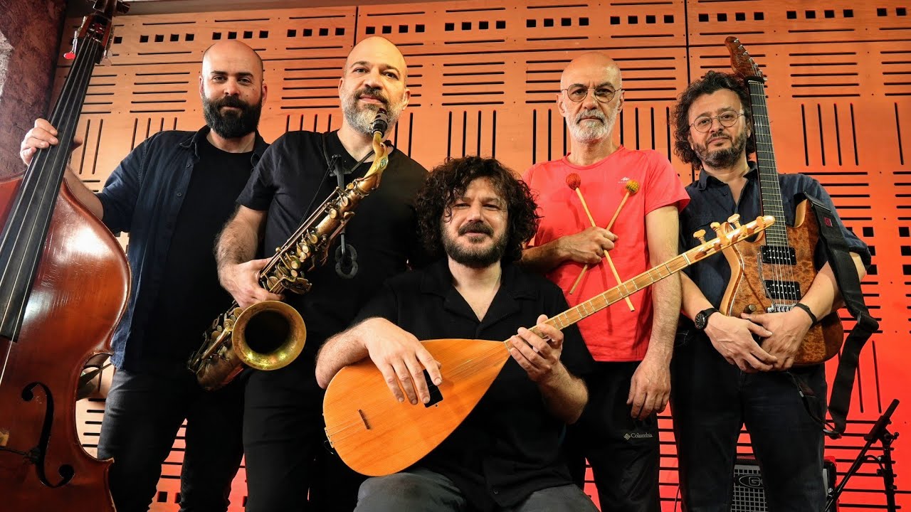 Paradise (Cennet) -Zeki Çağlar Namlı Saz Band 'Live in Istanbul'