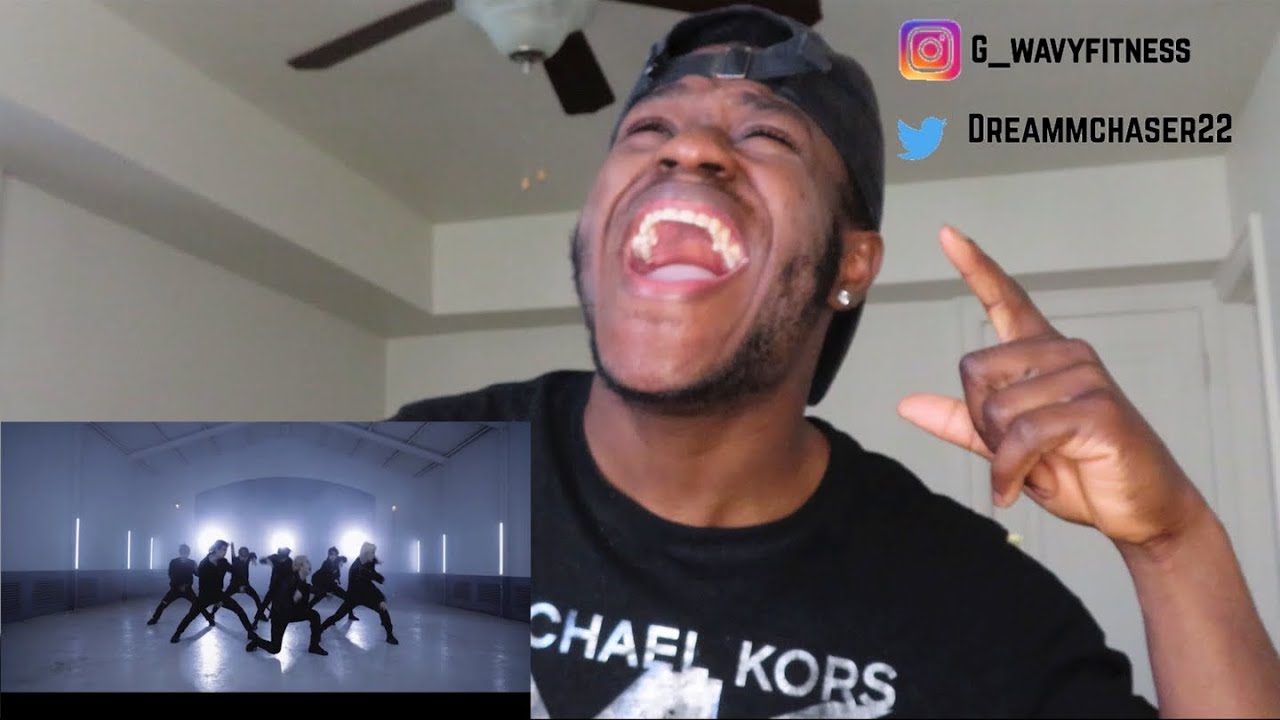 FIRST TIME EVER REACTING TO Stray Kids 