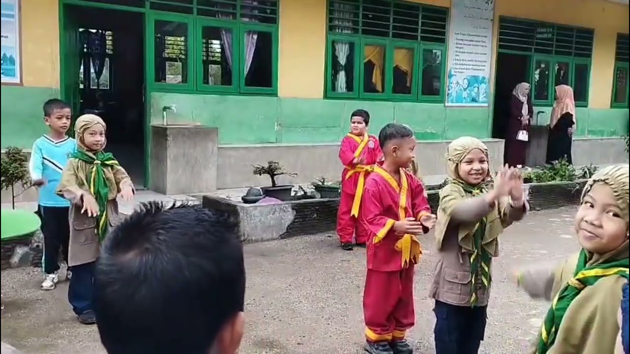Tari Hata sopisik kelas 1.3 SD S 118 Muhammadiyah Gunungtua 