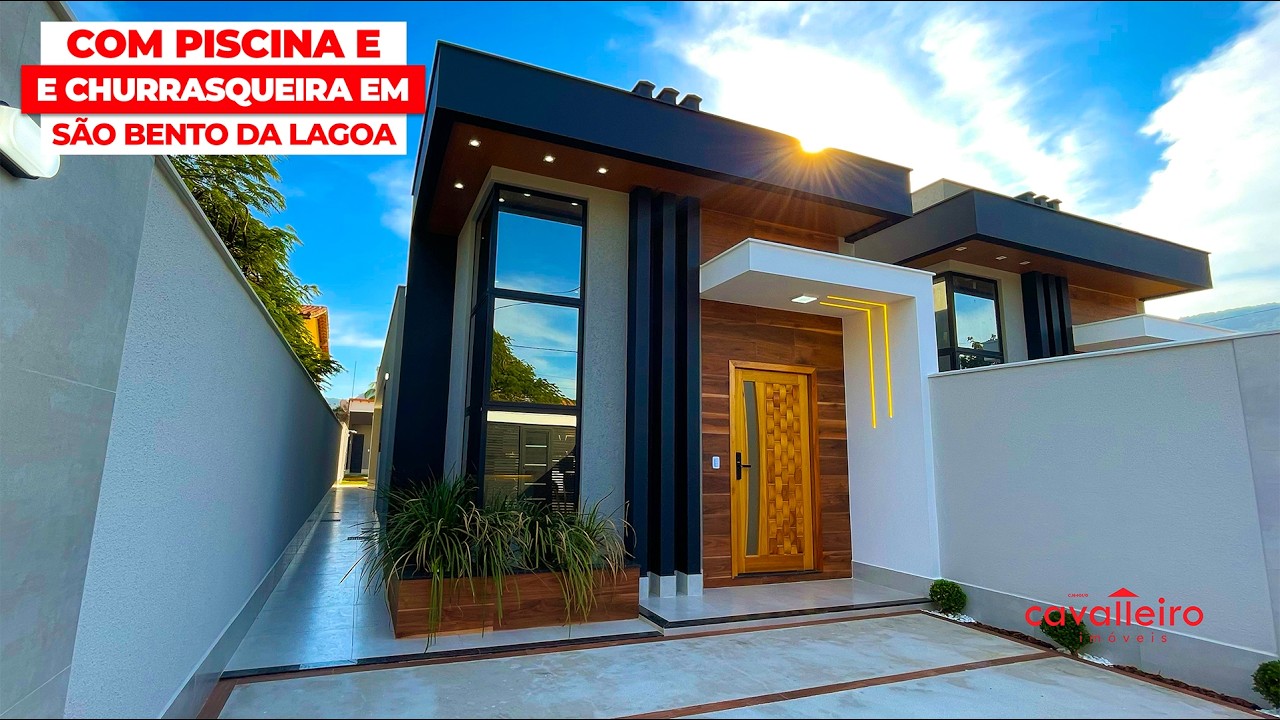 ✨R$684.000 – CASA COM PISCINA E FINO ACABAMENTO, 3 QUARTOS, 1 SUÍTE EM SÃO BENTO DA LAGOA, ITAIPUAÇU