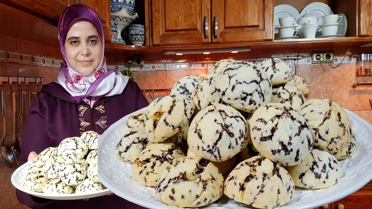 غريبة النشا والشكلاط في دقائق وجديها في آخر لحظة سهولة فالتحضير والمقادير طووب
