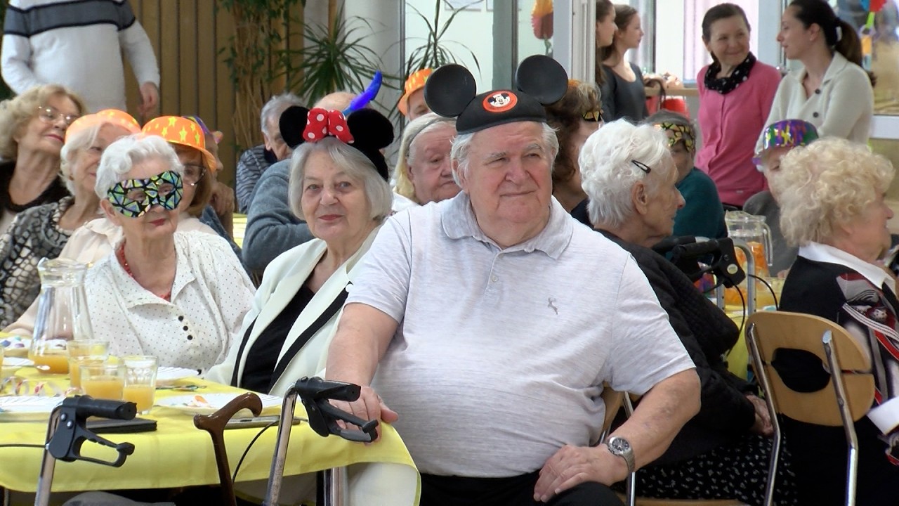 Fašiangy, tradičný symbol radosti a zábavy ožili aj v Ružinovskom domove seniorov