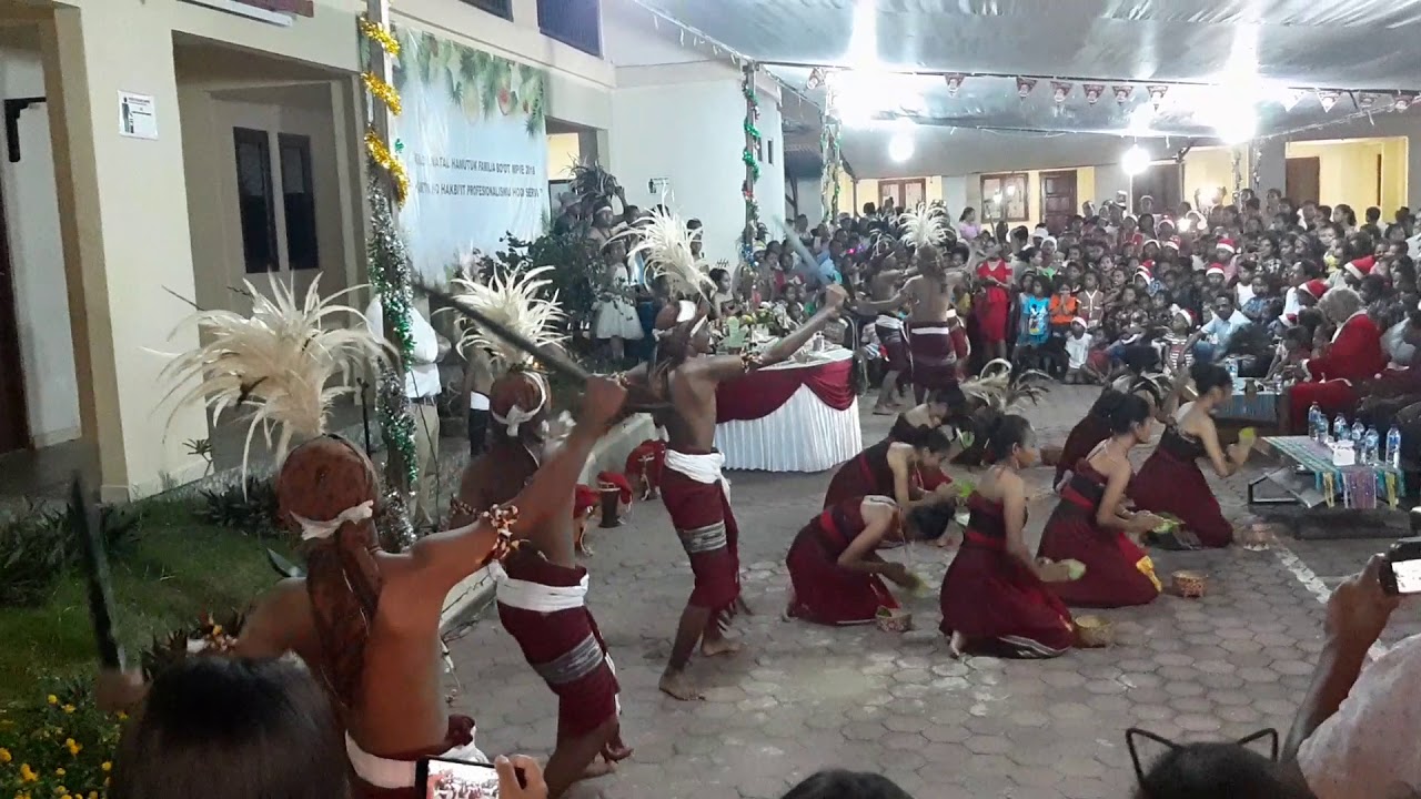 Discovering Timor-Leste. Traditional dance