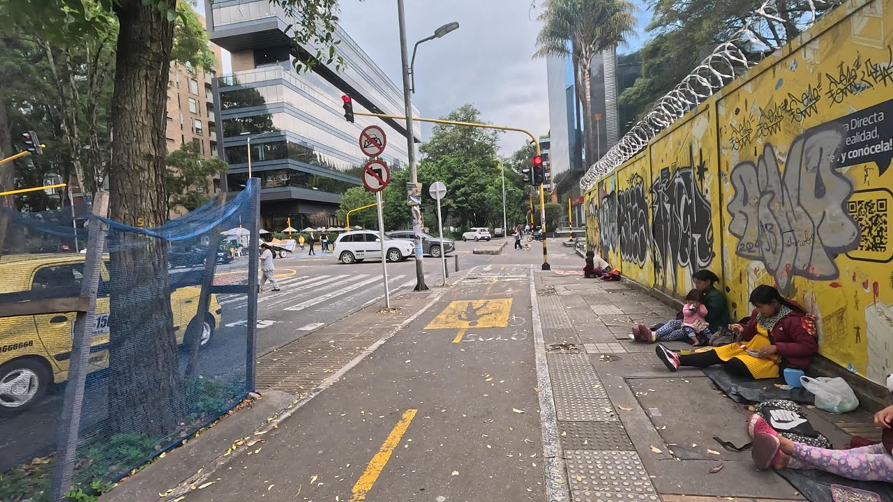 🇨🇴 Bogot&aacute; 4K ASMR Walking Tour | Chico & Chapinero District | No Talking, City Sounds (2025) BOGOTA