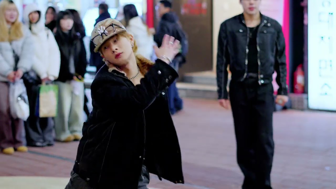 댄스팀 원오브 _  kpop dance in public _ 홍대 댄스 버스킹 _ 25-12-30