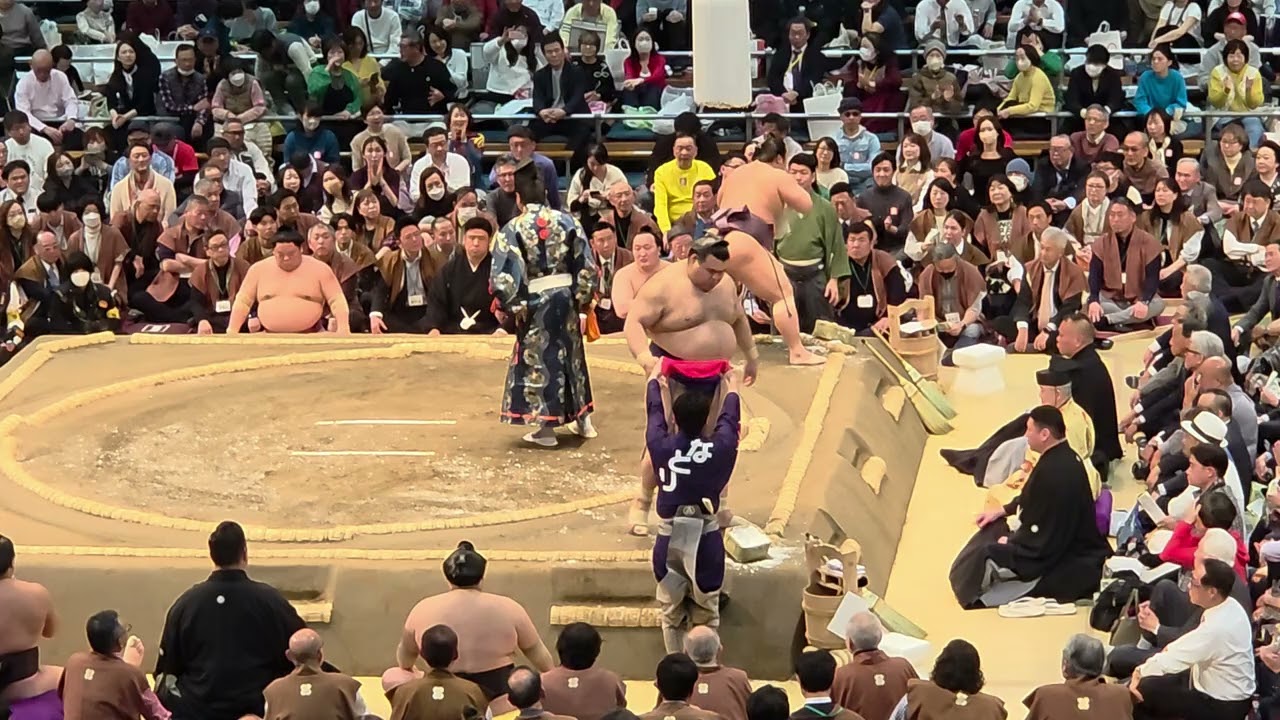 Cool Sumo Match in Osaka!!