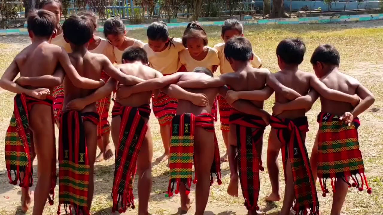 KALINGA CHILDREN ENJOYING THEIR CULTURE AND ARTS