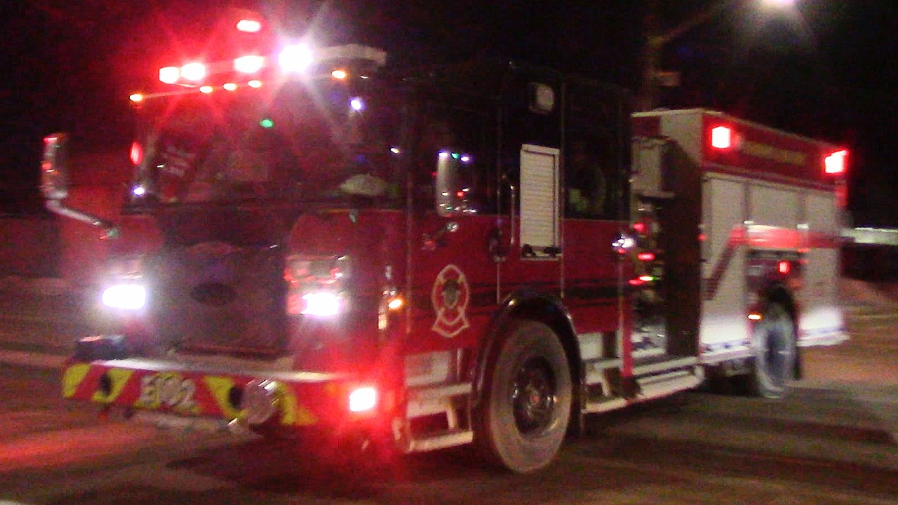 Winnipeg Fire Dept. Engine 102, Engine 104 & WEMS Medic Responding