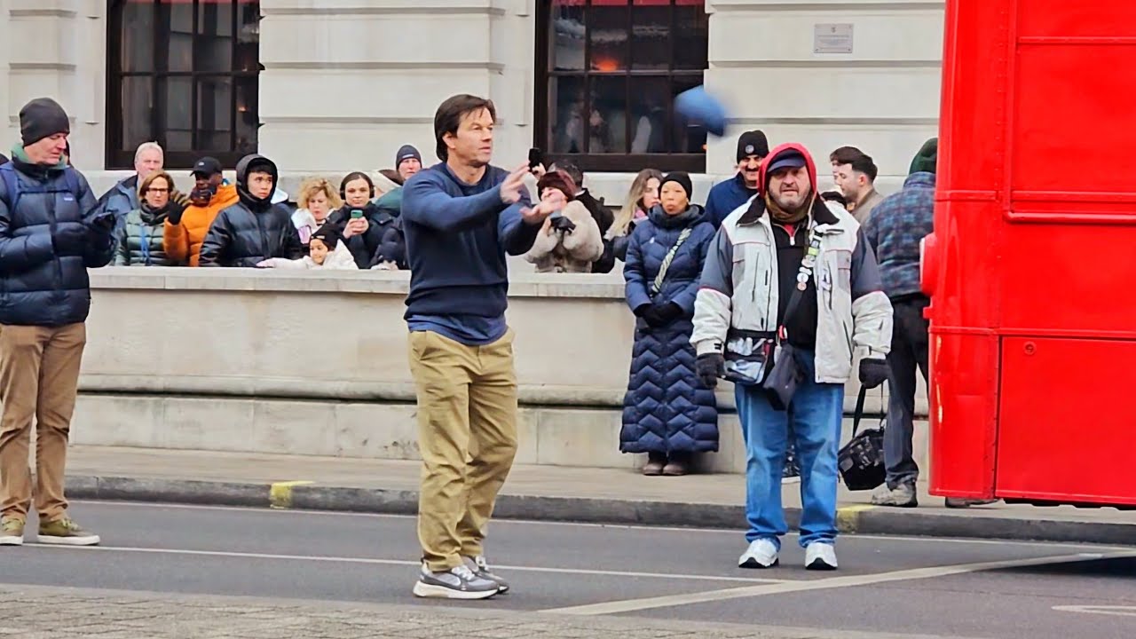 ACTOR MARK WAHLBERG FILMING IN WHITEHALL LONDON