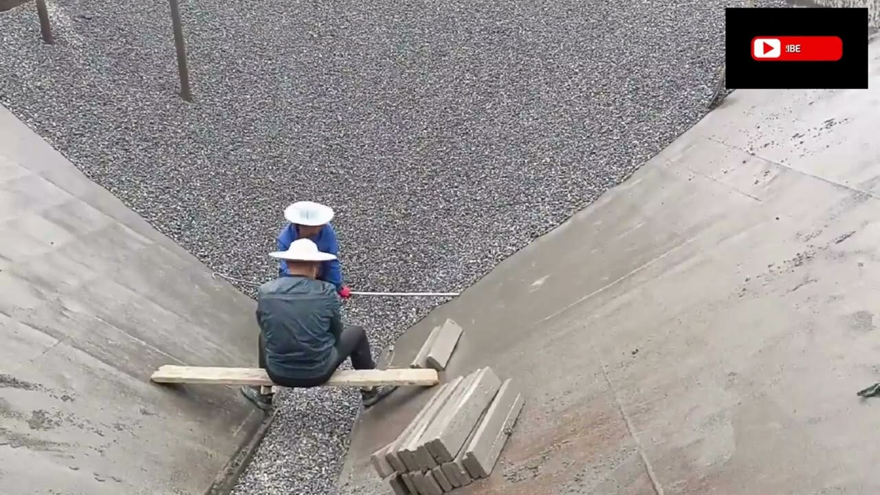 A Complete Barge unloading video watch to satisfy and relaxing Video