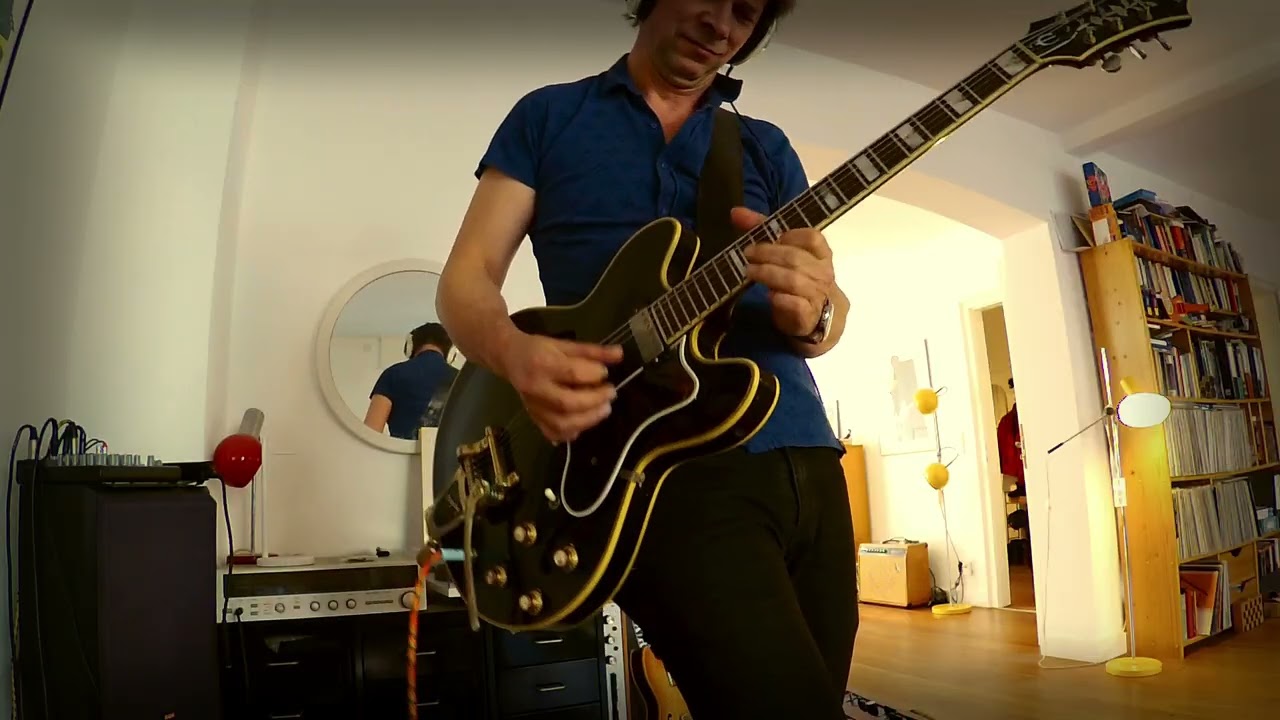.... makin' some noise with my 1967 Epiphone 