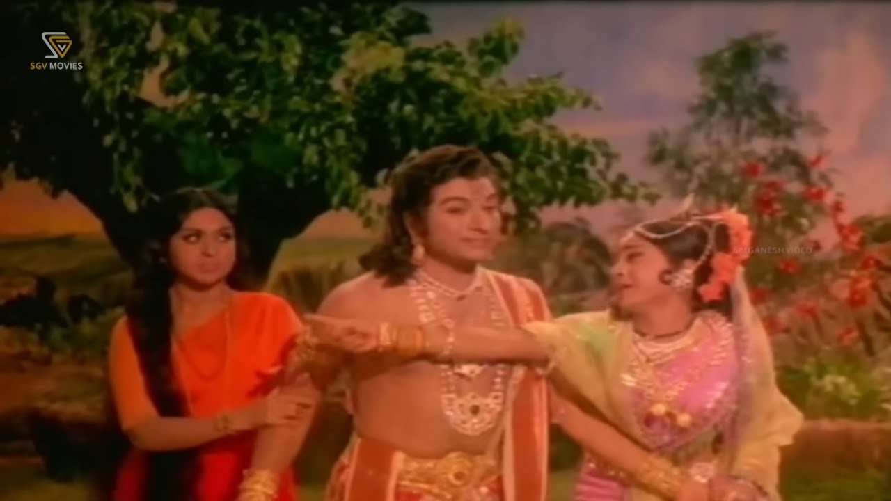 ಹೆಂಡತಿಯರ ಆರ್ಭಟಕ್ಕೆ ತತ್ತರಿಸಿ ಕಲ್ಲಾಗಿಹೋದ ಶ್ರೀನಿವಾಸ ದೇವರು | Sri Srinivasa Kalyana Full Movie Highlights