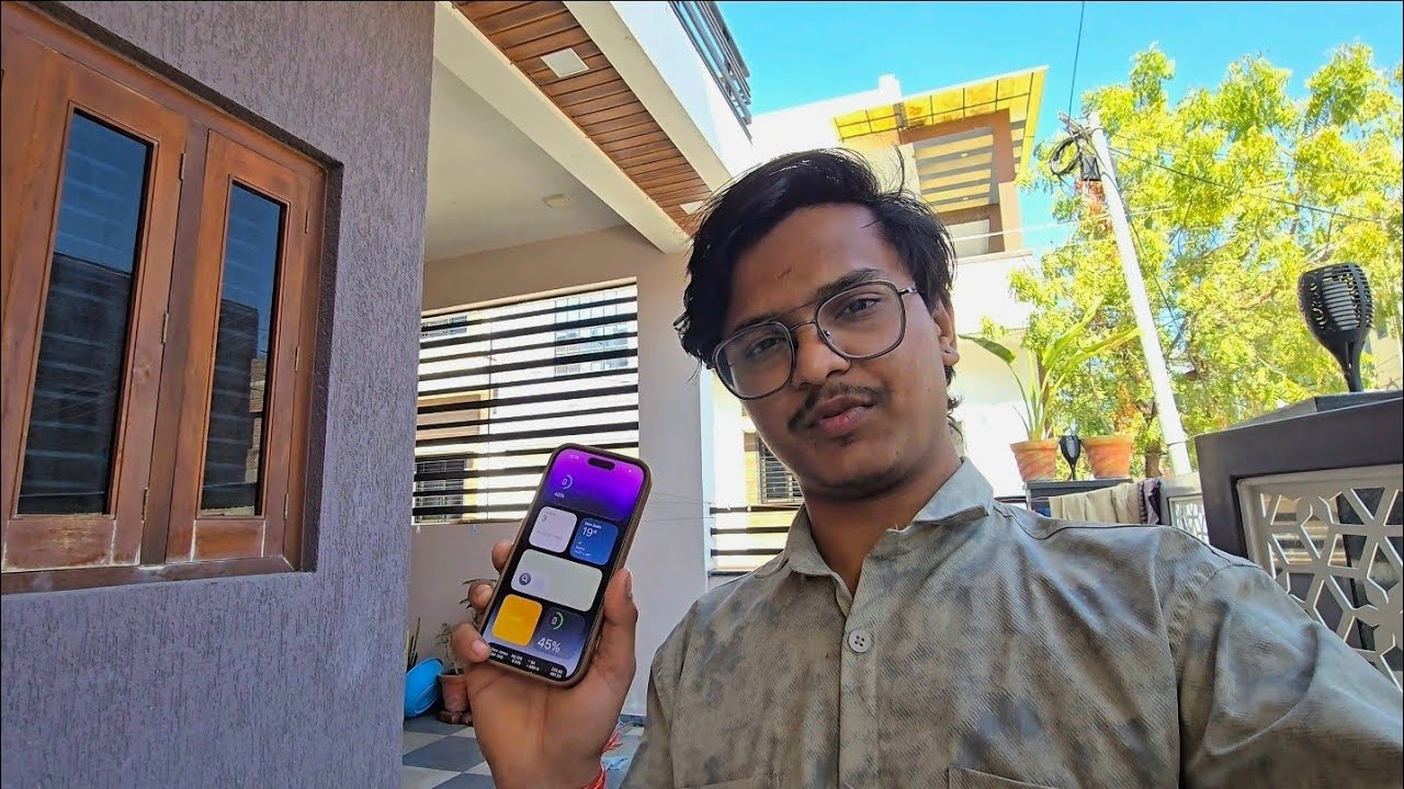 Ek or iphone le liya batao konsa hai .?