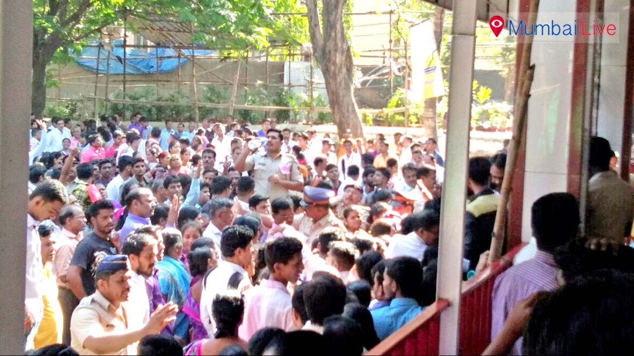 Chaos At Ghatkopar Polling Booth