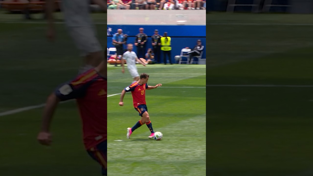 Perfect cross from Cucurella, finished by Oyarzabal. 👏 #FIFAWorldCupOnYT