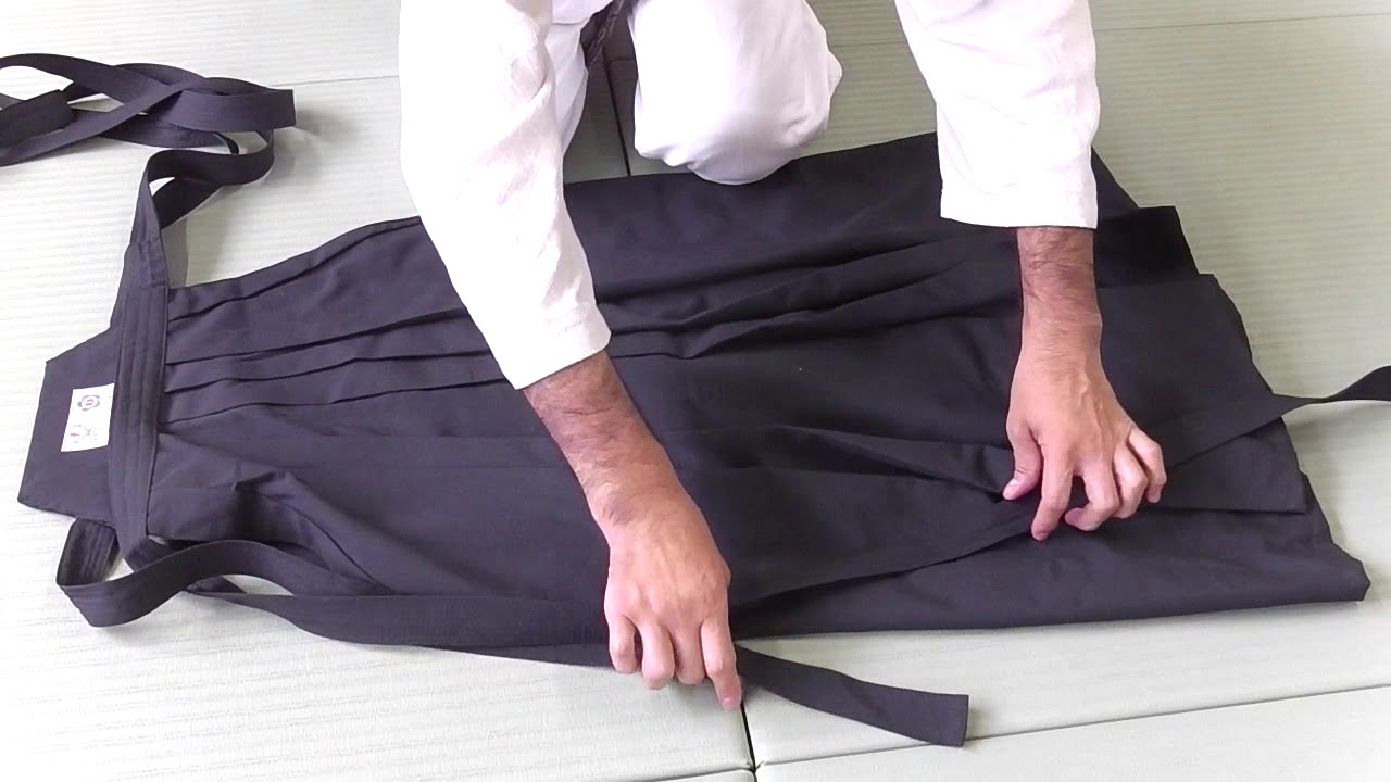 合気道：袴のたたみ方 How to fold Aikido Hakama