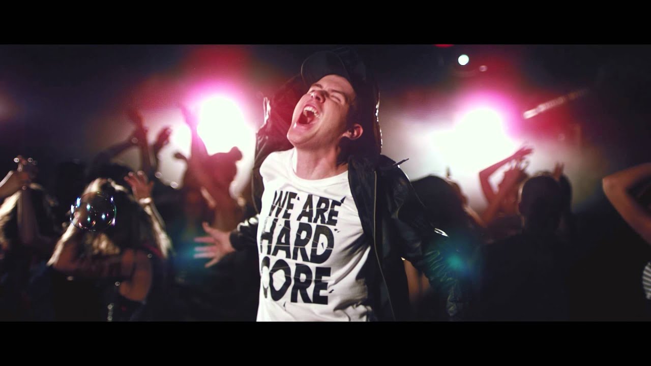 FLUOR &ndash; PARTY&Aacute;LLAT [Official Music Video]