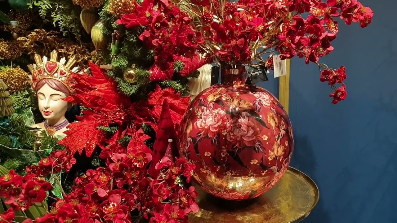 Beautiful Christmas Shop Windows in Zakynthos