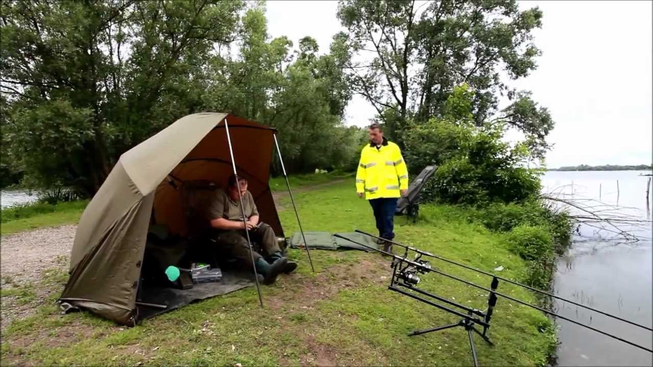 Controle op en langs de Maas