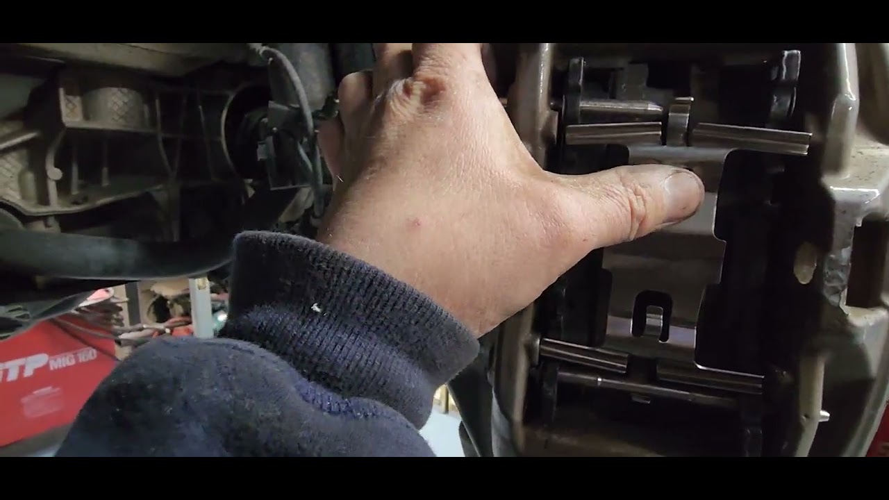 how to replace front brakes on a S560 Mercedes