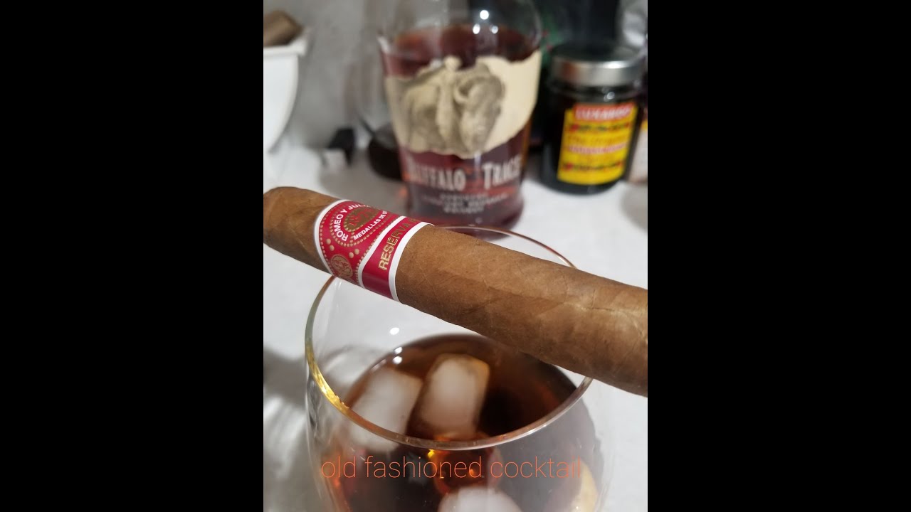 old fashioned cocktail