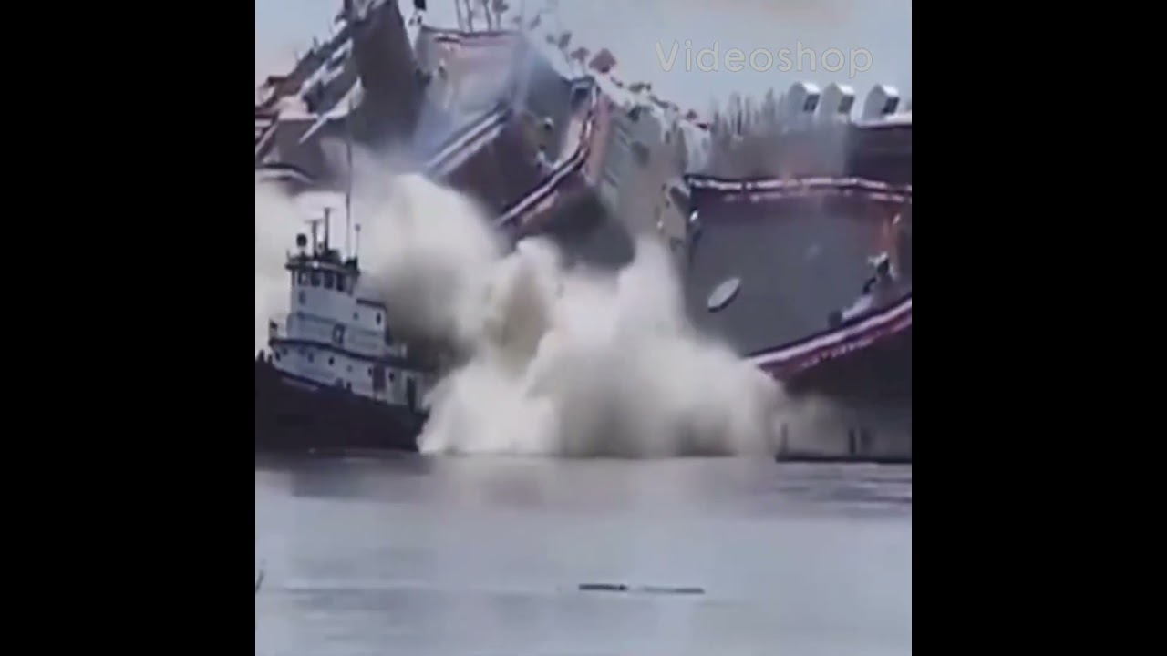 North Korean warship sinks during launch in front of Kim Jong Un. #NorthKorea #WarshipFail #Fail