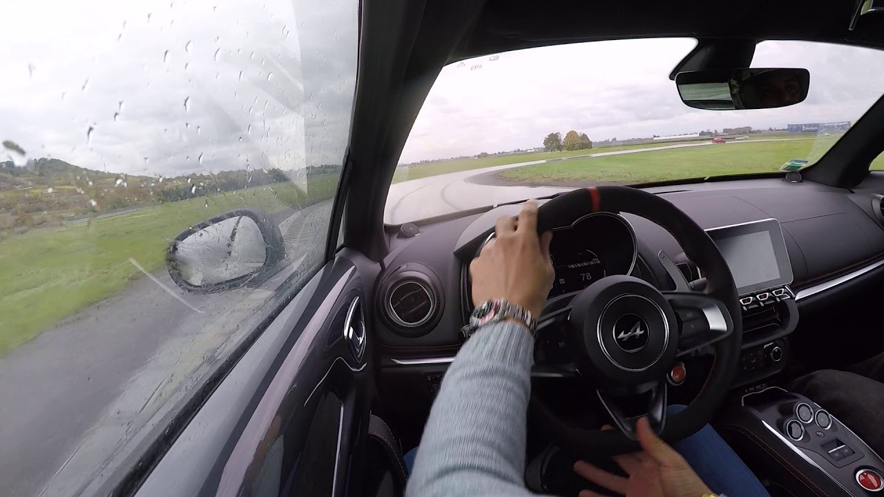Glisse à Ladoux en Alpine A110S