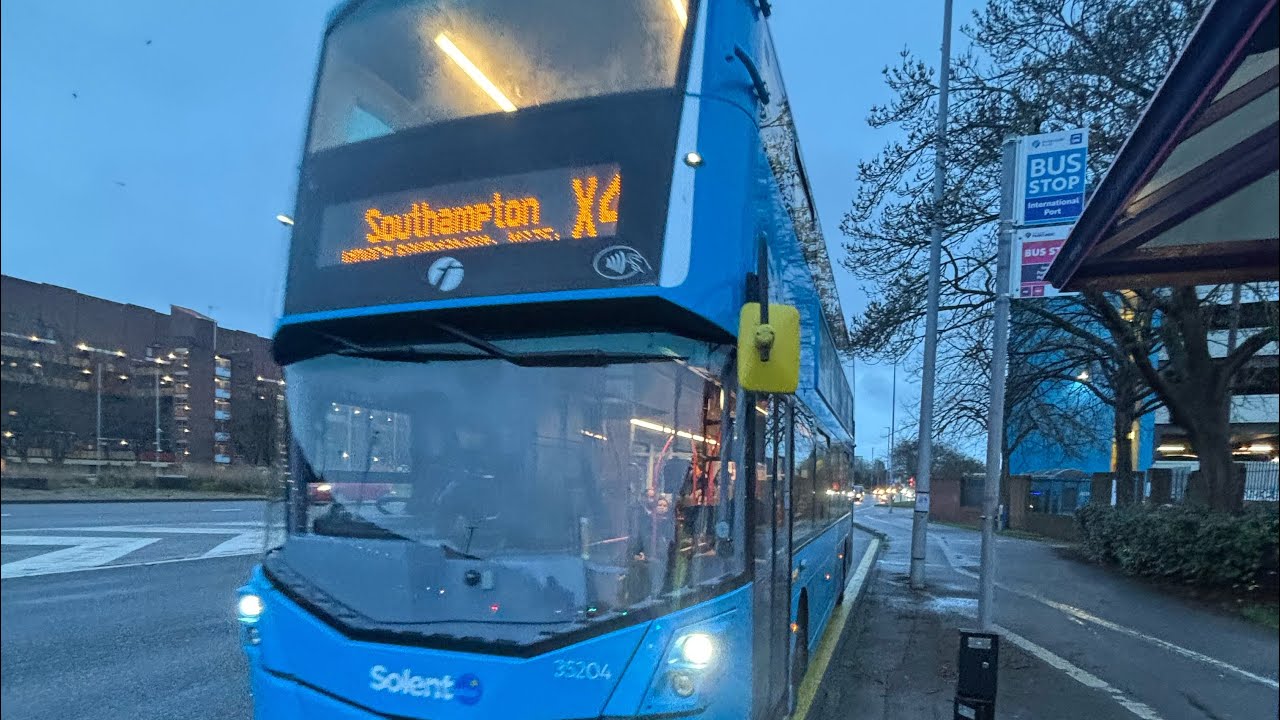 Journey onboard First Solent 35204 SL16 RDZ on Route X4 to Southampton (via Weston)