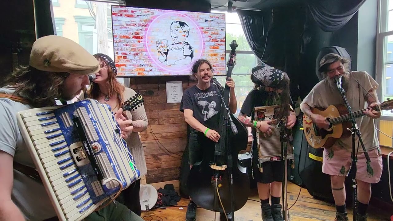 Sentient Beer - Days N Daze (Escape from the Zoo)