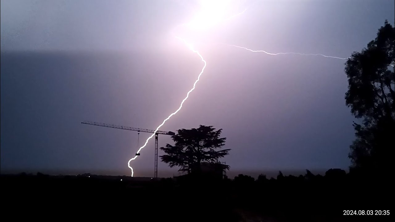 Thunderstorm with Crazy Lightnings South Italy 03/08/2024 Temporale - fulmini Castellana Grotte BA