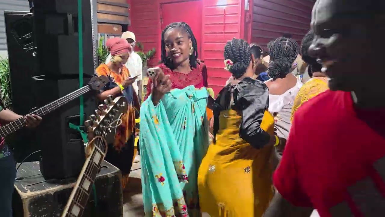 TAMA MUSIC  FT SUCC&Egrave;S MUSIC  -m&rsquo;godro mbiwi  saint-marie la r&eacute;union 