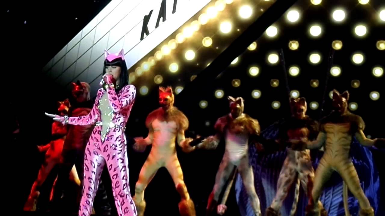 Katy Perry - #PrismaticWorldTour - Hot n Cold - international smile (Cat section)
