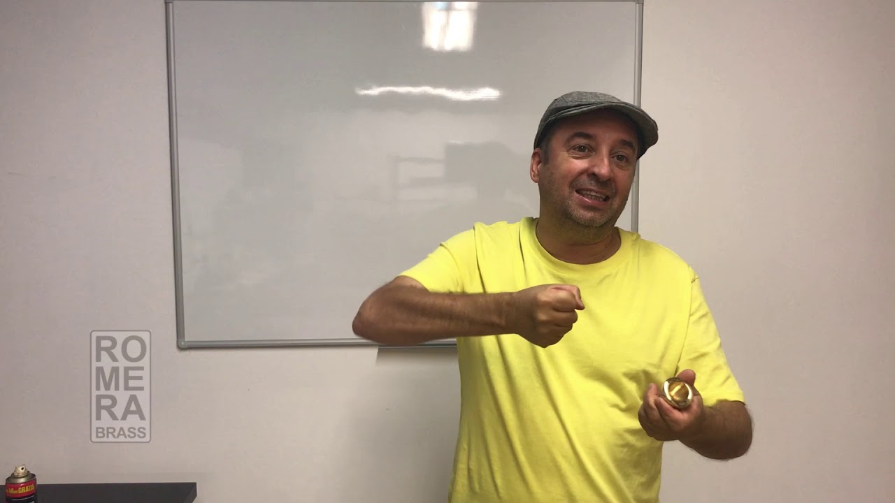 ¿Cómo desenroscar el aro atascado de mi boquilla con aro desmontable?